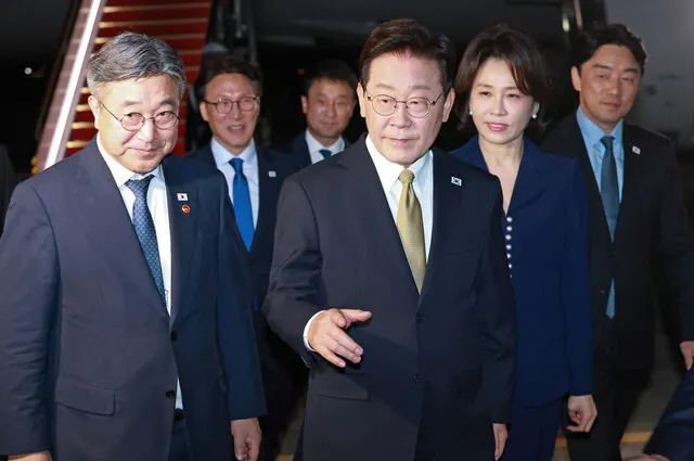 President Lee Jae-myung returning to Seoul Air Base after his US and Mexico trip