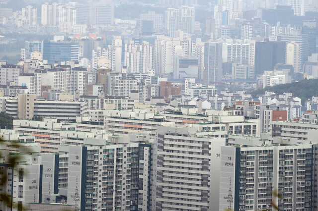 서울 남산에서 바라본 중구, 성동구 아파트 일대. 연합뉴스