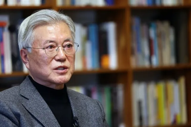 문 전 대통령 “검찰 정권 정치 보복·적대 정치 후과 …