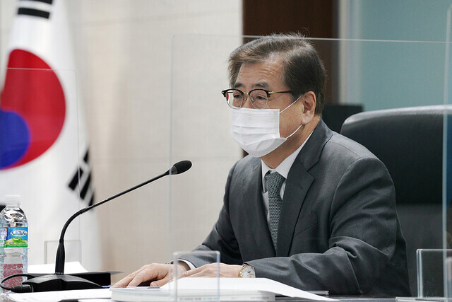 National Security Office Director Suh Hoon presides over a meeting of the National Security Council Standing Committee at the Blue House on Dec. 16. (provided by the Blue House)