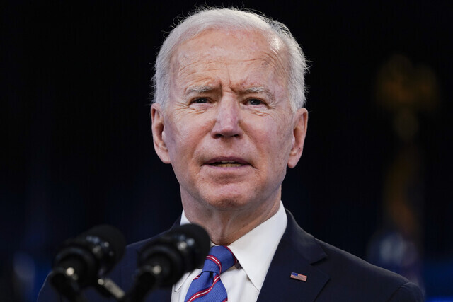 US President Joe Biden speaks Wednesday during an event to mark Equal Pay Day in the South Court Auditorium in the Eisenhower Executive Office Building on the White House Campus in Washington. (AP/Yonhap News)