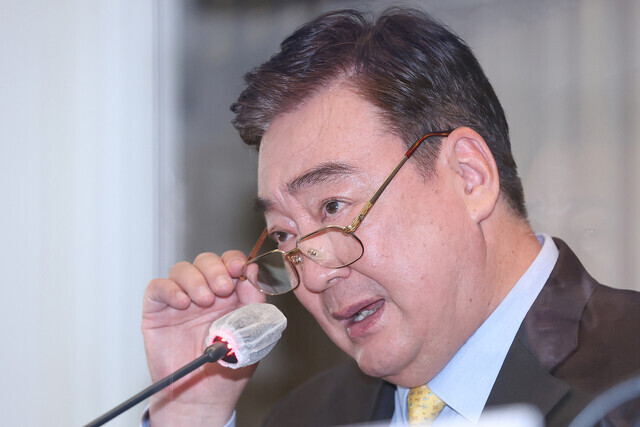 Amb. Xing Haiming of China to Korea speaks at an invitational debate hosted by the Kwanhun Club at the Korea Press Center on Oct. 26. (Yonhap)