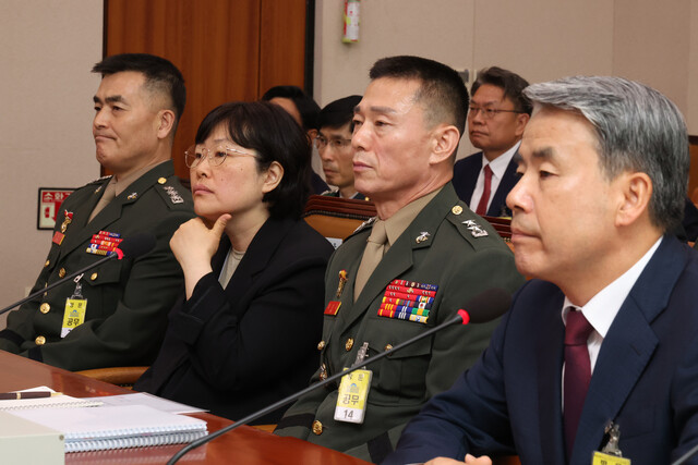 이종섭 전 국방부 장관(오른쪽부터), 임성근 전 해병대 1사단장, 유재은 전 국방부 법무비서관, 박정훈 전 해병대 수사단장이 2024년 6월21일 오전 국회 법제사법위원회에서 열린 ‘채 상병 특검법’ 입법 청문회에서 증인으로 출석해 질의를 듣고 있다. 한겨레 강창광 선임기자 chang@hani.co.kr