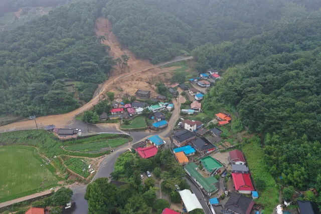 [속보] 전국 폭우·산사태로 14명 사망·12명 실종