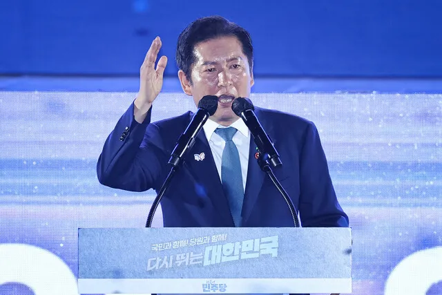 [현장] 박찬대, ‘안방’ 인천 결과 발표되자 체념한 …