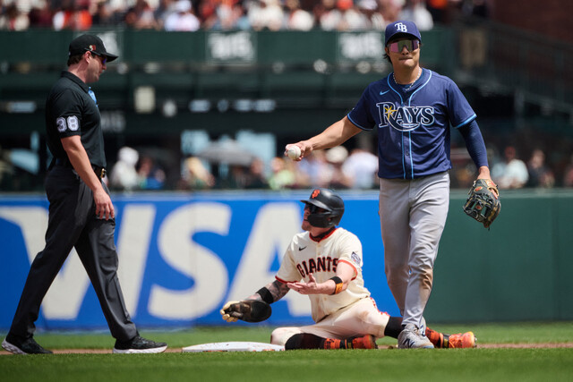 Tampa Bay Race Kim Ha -sung is out of Christian Course, which played in the second base in the match against the San Francisco Giants on the 18th. San Francisco/AP Yonhap News