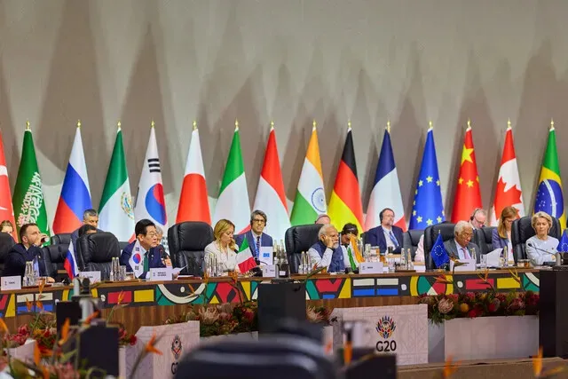 Korea’s Lee asks for ‘tips’ on reunification from Germany, sidestepping question on China