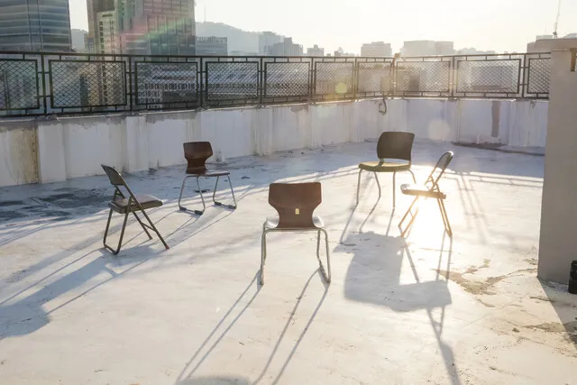 애도가 서툰 사람들에게..."상실의 슬픔 억누르지 마세요" [.txt] - 뉴스 썸네일 이미지