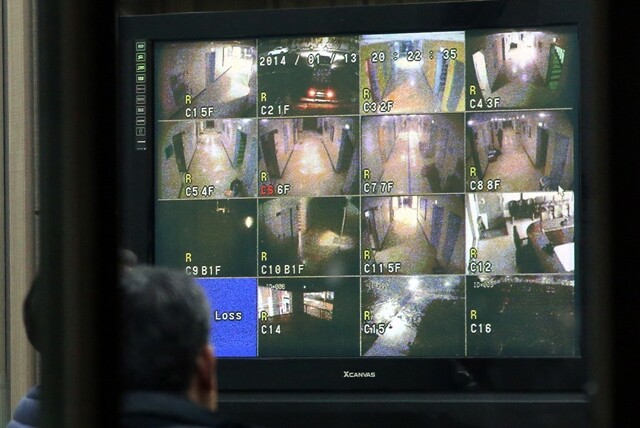 회사 대표는 대표실에서 CCTV 화면을 보며 직원들을 감시했다. 사진은 기사와 무관함. 한겨레 김봉규 선임기자