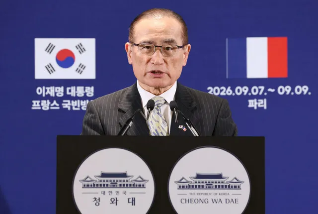 이 대통령, 마크롱과 호르무즈해협 논의… 청 '파병 검토 중이나 결정된 바 없어'