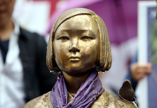 A comfort woman statue (Hankyoreh archive)