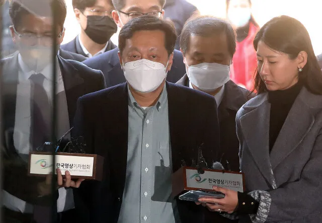 이 대통령 빠진 대장동 재판 재개…재판부, 보석 조건 …