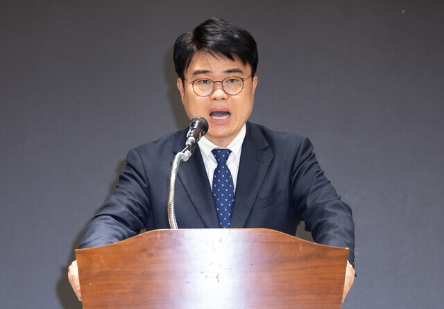 Lim Hyun-taek, the head of the Korean Pediatric Association and newly elected president of the Korean Medical Association, gives an address after his election win on March 26, 2024. (Yonhap)