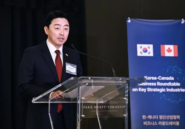 cluster (priority): í•œê²¨ë ˆ Diplomatic Efforts and Submarine Sales
