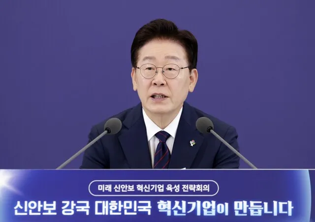 이 대통령 “팔란티어와 경쟁할 신안보 혁신 기업 만들어야”
