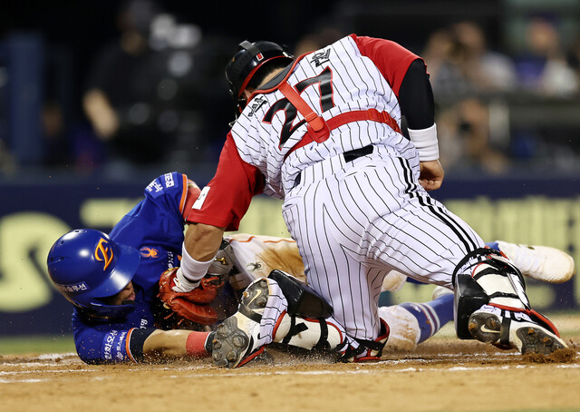 Hanwha Eagles Son Ah -seop is scoring seven homes with LG Twins at Jamsil Baseball Stadium on the 10th. Yonhap News