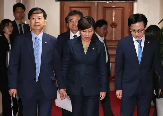 Top trade, finance officials f…