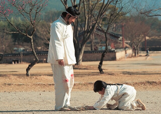 드라마 <역적: 백성을 훔친 도적>의 홍길동은 아버지를 아버지라 부른다. 그냥 부르는 정도가 아니다. 이미 아버지가 이룬 것을 승계하려 애쓴다. MBC 홈페이지