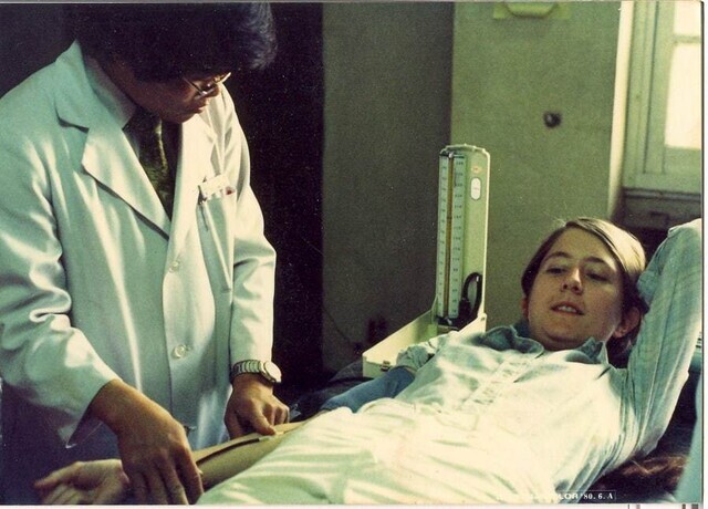 A US Peace Corps volunteer gives blood at the Kwangju Christian Hospital during the uprising of May 1980. Local residents flocked to the hospital to donate blood after troops fired on crowds in Gwangju on May 21 of that year.