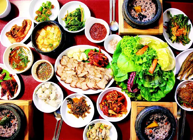 뚝배기나물비빔밥. 사진 이병학 선임기자