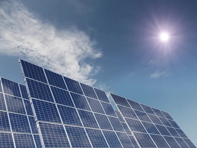 태양광 없었으면 어쩔뻔…폭염으로 100GW 넘는 역대급…