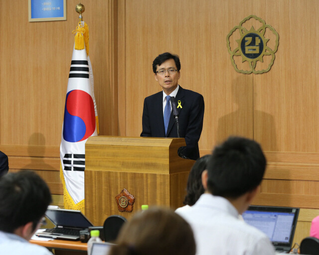 정길영 감사원 제2사무차장이 2014년 7월8일 감사원 별관 대회의실에서 세월호 특별감사 중간결과를 발표하고 있다. 감사원은 같은 해 10월 ‘세월호 침몰사고 대응 및 연안여객선 안전관리·감독 실태 보고서’를 내놓았다. 한겨레 박종식 기자