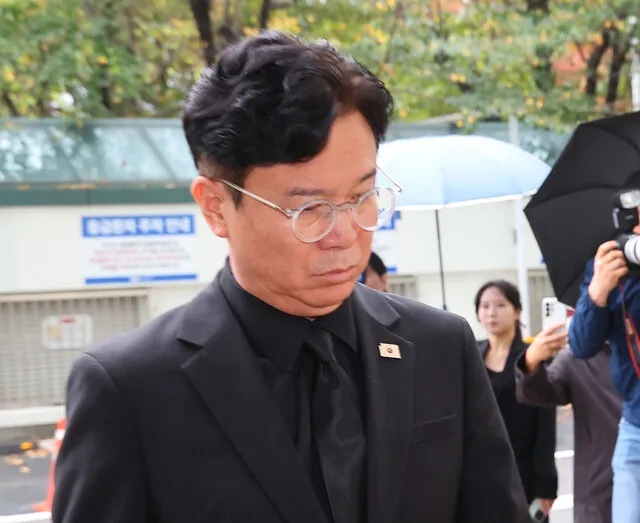 김영훈 노동장관 “나라가 고 김진석 소방위 지켜드리지 못했다”