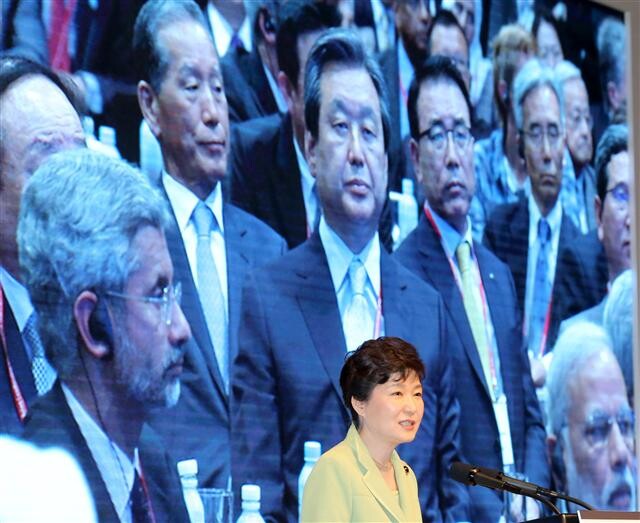  May 19. Park criticized North Korea’s alleged execution of Hyon Yong-chol during the address. (Yonhap News)