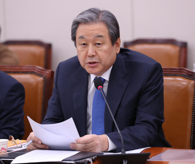 민주평통 수석부의장에 김무성 전 의원…임기 남은 이석현은 사퇴