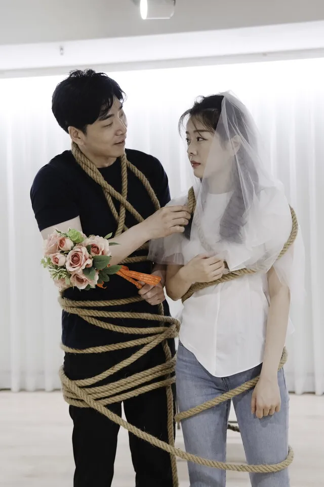 “만남은 초과근무 주말엔 정말 싫어” 연가곡에 담은 요…