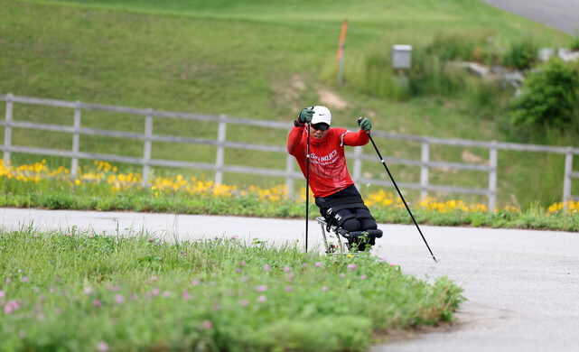 Shin Eui -hyun of the Disabled Nordic Ski is trained at the Pyeongchang Training Center in Gangwon -do at the end of June. Provided by the Korean Disabled Sports Association