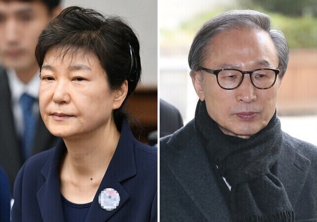Former President Park Geun-hye (left) on her way to court in May 2016 and former President Lee Myung-bak on his way to court in February 2020. (Kim Jung-hyo, staff photographer)