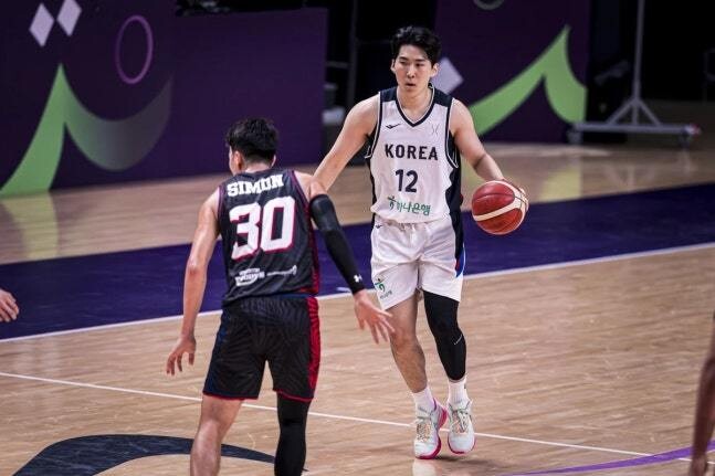 Moon Jung -hyun is attempting to break through in a confrontation with Guam before the 2025 International Basketball Federation (FIBA) Asian Cup quarter -finals in Saudi Arabia. International Basketball Federation Nuri House