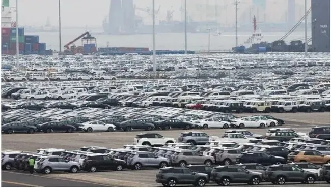 Cars awaiting export fill a lot at the port in Pyeongtaek, South Korea. (Yonhap)