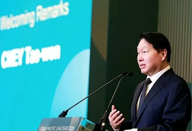 최태원 “AI 시대, 메모리 공급 부족 영원할 수 없어…공급 늘릴 것”