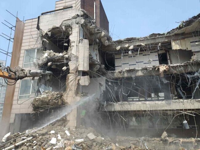 지난해 6월9일 철거공사 중 무너져 사상자 17명이 발생한 광주 학동4구역 철거공사 모습. 국토교통부 제공