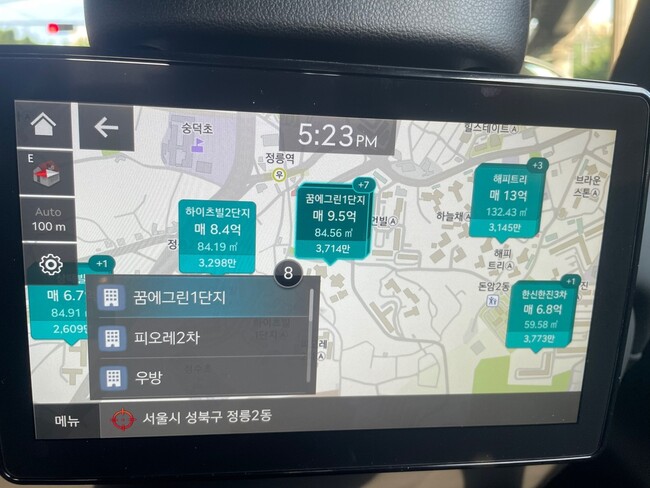 제네시스 G80 스포츠 뒷좌석 모니터