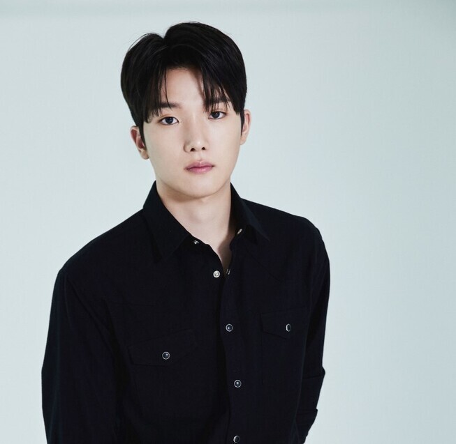 Before he was signed to an agency, Choi Min-young auditioned for “XO, Kitty” after seeing an open call on social media. He landed the part. (courtesy of Saram Entertainment)
