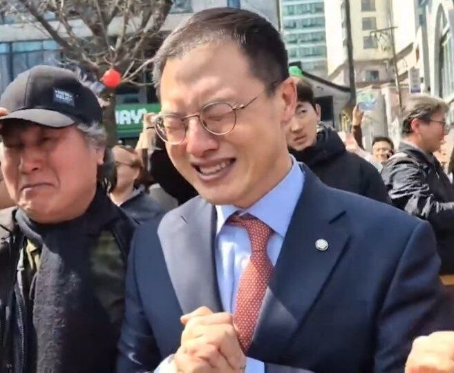 単独] グックヒム団体チャットルーム “ギムサングウック一人で正義のある振りをしながら…脱党しなさい”