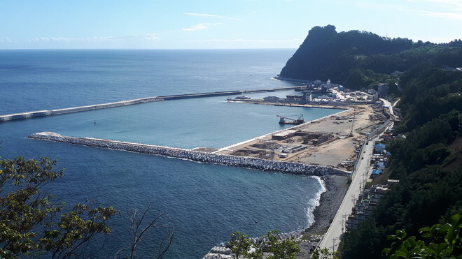 Sadong Harbor on Ulleungdo Island, where build a navy pier, a coast guard pier, and a passenger ship pier are being built. (provided by the Ministry of Oceans and Fisheries)