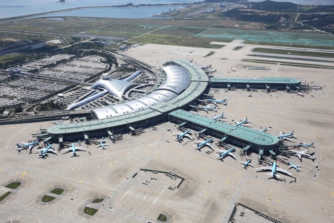 The photo shows Terminal 1 of Incheon International Airport. (provided by Incheon International Airport Corporation)