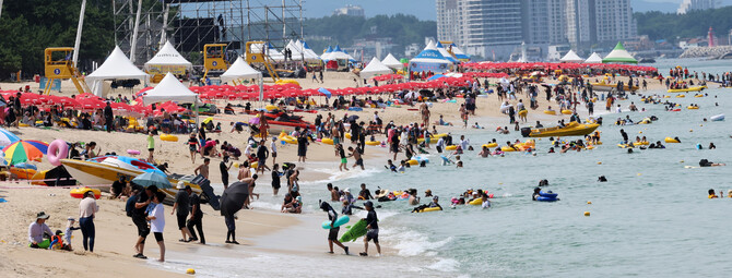 Sokcho’s ‘Tropical Cauldron Night time’, an evening low of 30.6 levels… The temperature exceeded 30 levels for the primary time in historical past