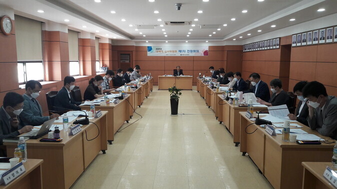 The alternative service review committee meets at the Seoul Regional Military Manpower Administration on July 15. (provided by the MMA)