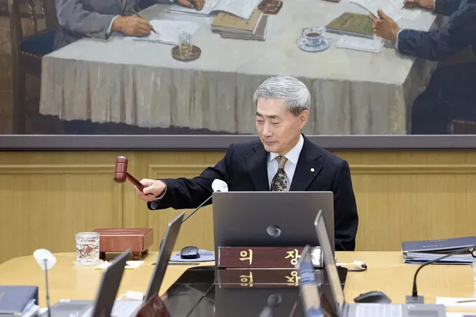 Bank of Korea holds rate at 3%, signals more hikes as growth outlook brightens