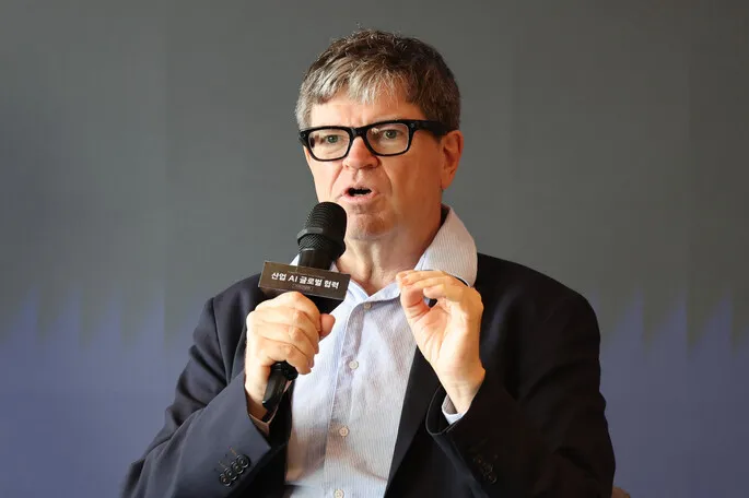 Yann LeCun: 'AI dominating the world is science fiction—it's not smart enough to control humanity'