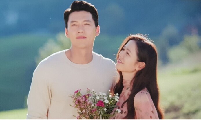 Son Ye-jin crash lands onto Hyun Bin