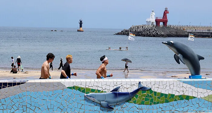 폭우 뒤 폭염… 낮 최고 34도 ‘다시 무더위’