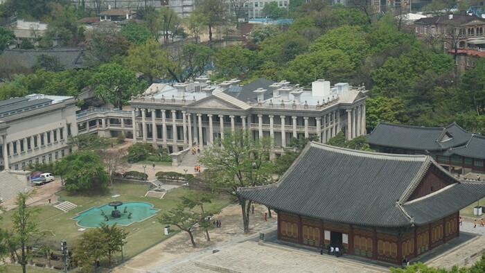 A view of Deoksu Palace from the City Hall Seosomun Building