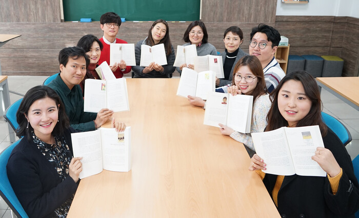 “고민하는 나의 아이들에게 길잡이 책 되길” : 교육 : 사회 : 뉴스 : 한겨레