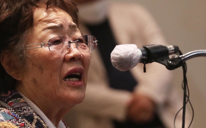 Women’s rights activist Lee Yong-su speaks during a press conference in Daegu on May 25. (Baek So-ah, staff photographer)